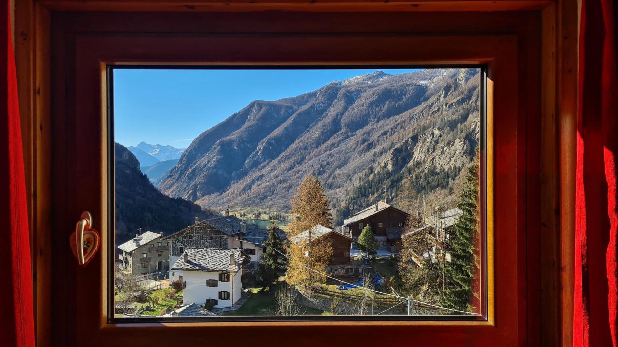 Apartamento Chez Ferdinand Valtournenche Exterior foto