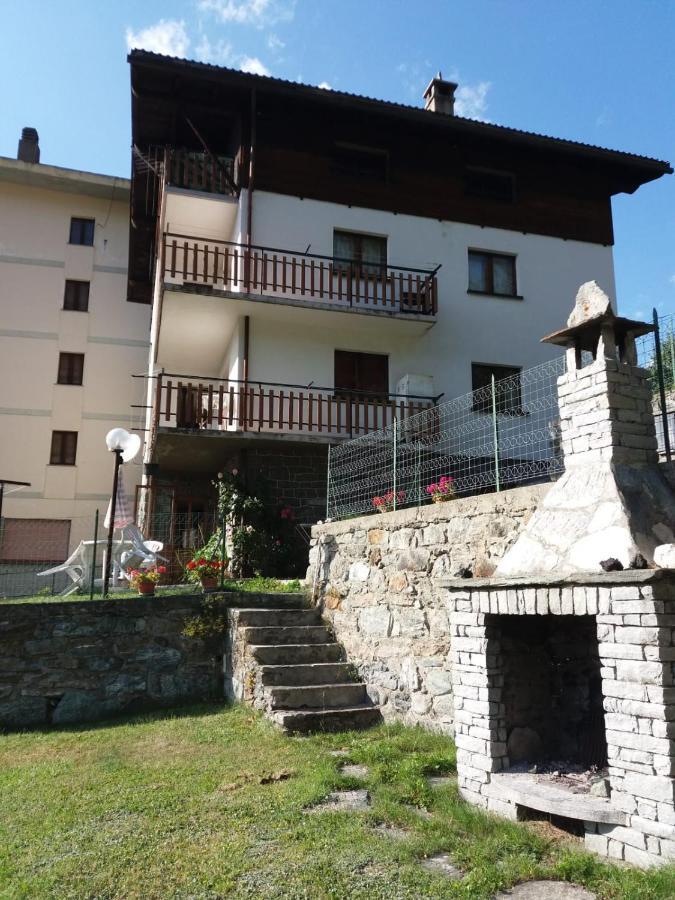 Apartamento Chez Ferdinand Valtournenche Exterior foto